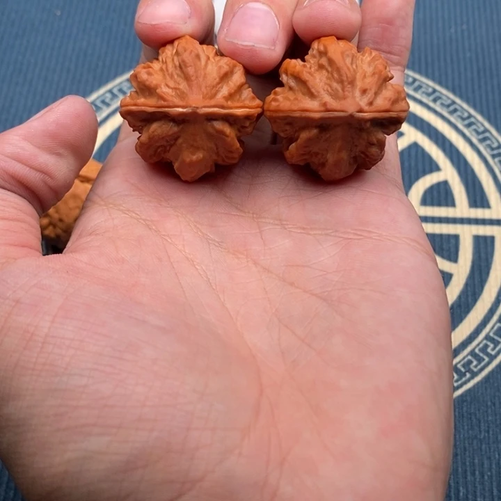 文玩核桃把件E****m帝王龙脊