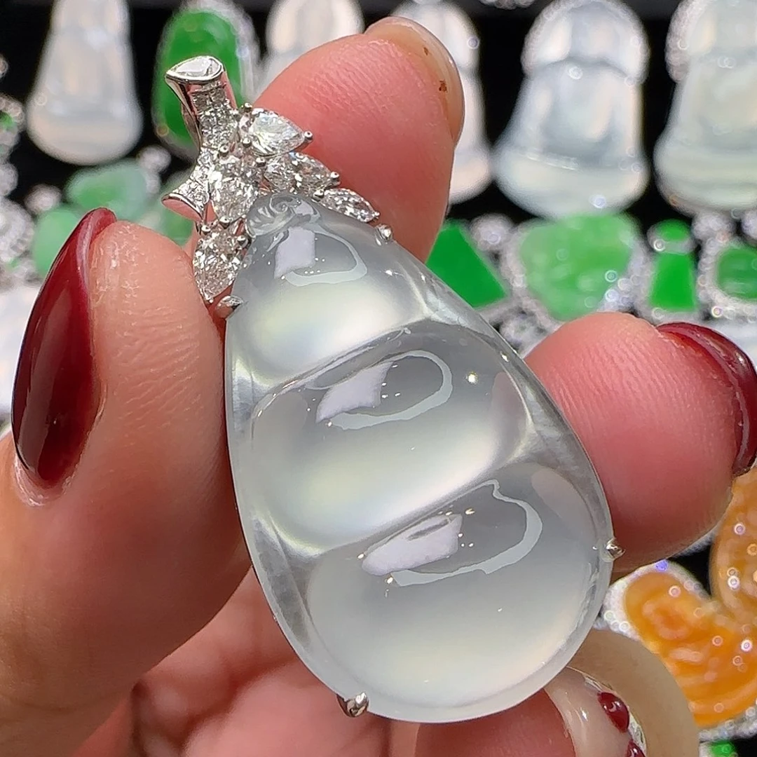 颈饰18K金镶嵌翡翠天然翡翠