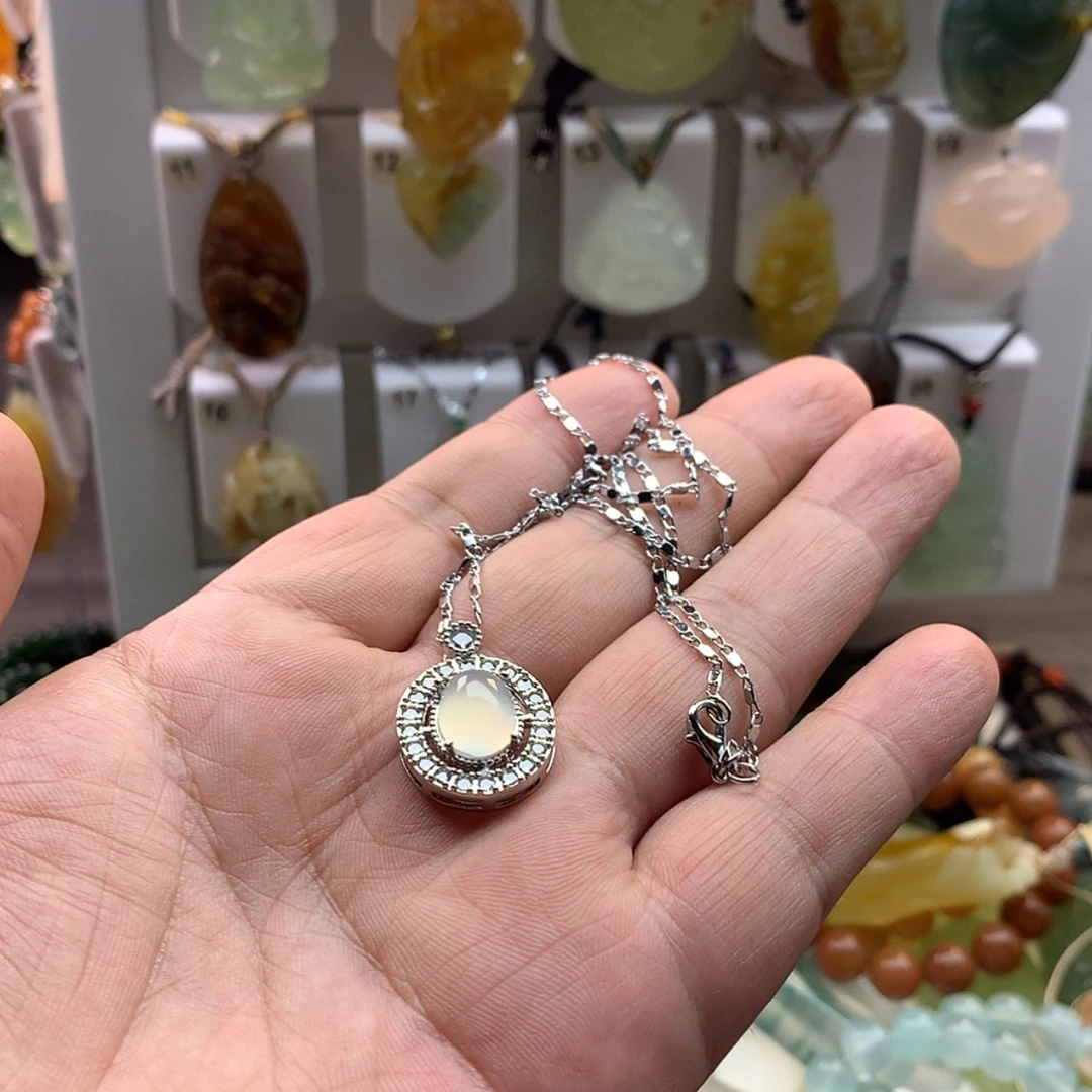 【闪购商品】蛇纹石玉未镶嵌颈饰