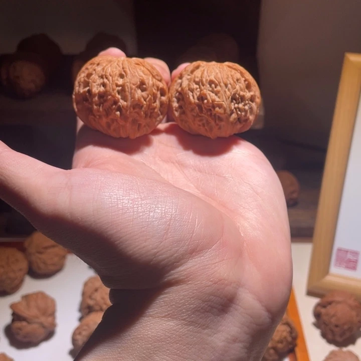 黄***雀文玩核桃把件42➕全品磨盘