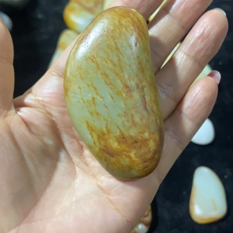 青***语未镶嵌和田玉（糖玉）车挂