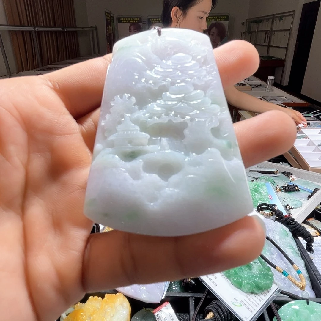 翡翠未镶嵌颈饰一