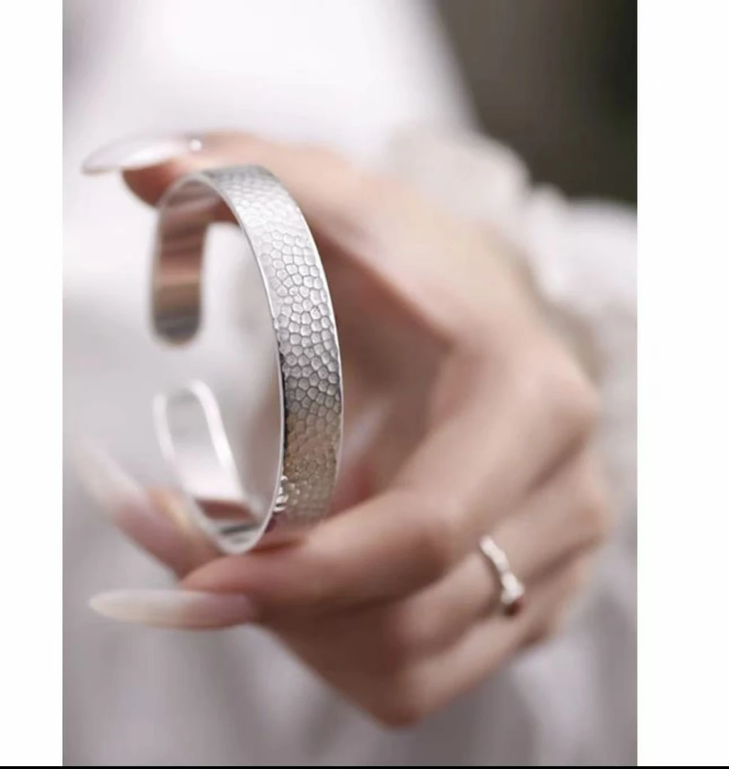 【开业福利】宽面锤纹简约开口手镯百搭年轻款手工女镯子