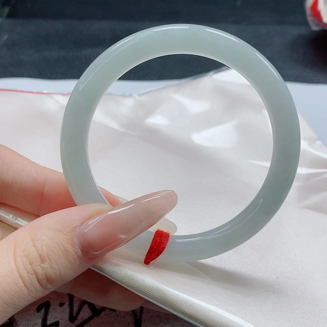 【闪购商品】未镶嵌手镯（圆镯）翡翠512号