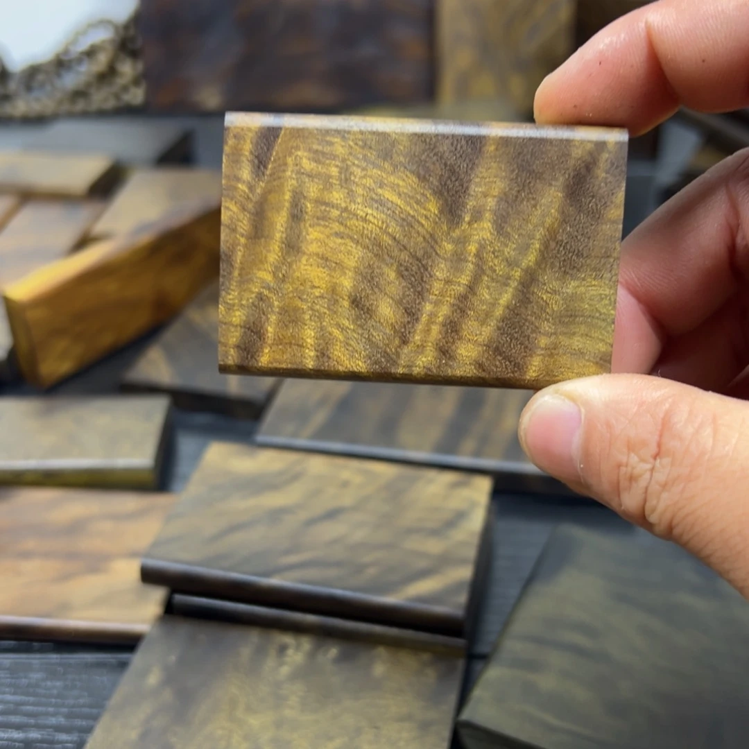 同***粘小叶金丝楠无事牌