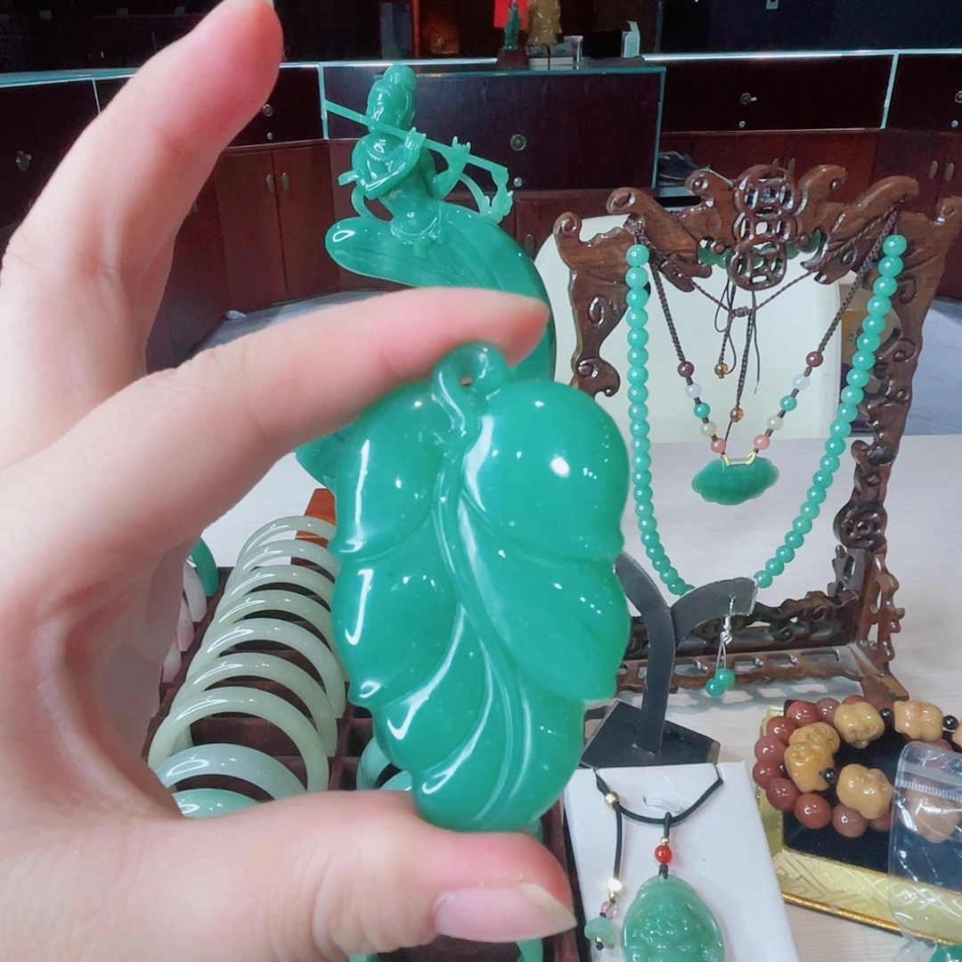 密玉（石英质玉）未镶嵌颈饰