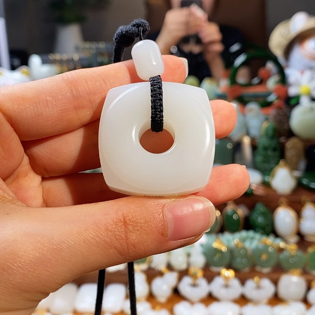 用***9和田玉（白玉）未镶嵌吊坠(不含链)