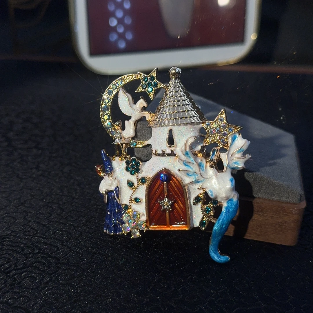 新款专场白色飞马城堡房别针皇冠配饰B17