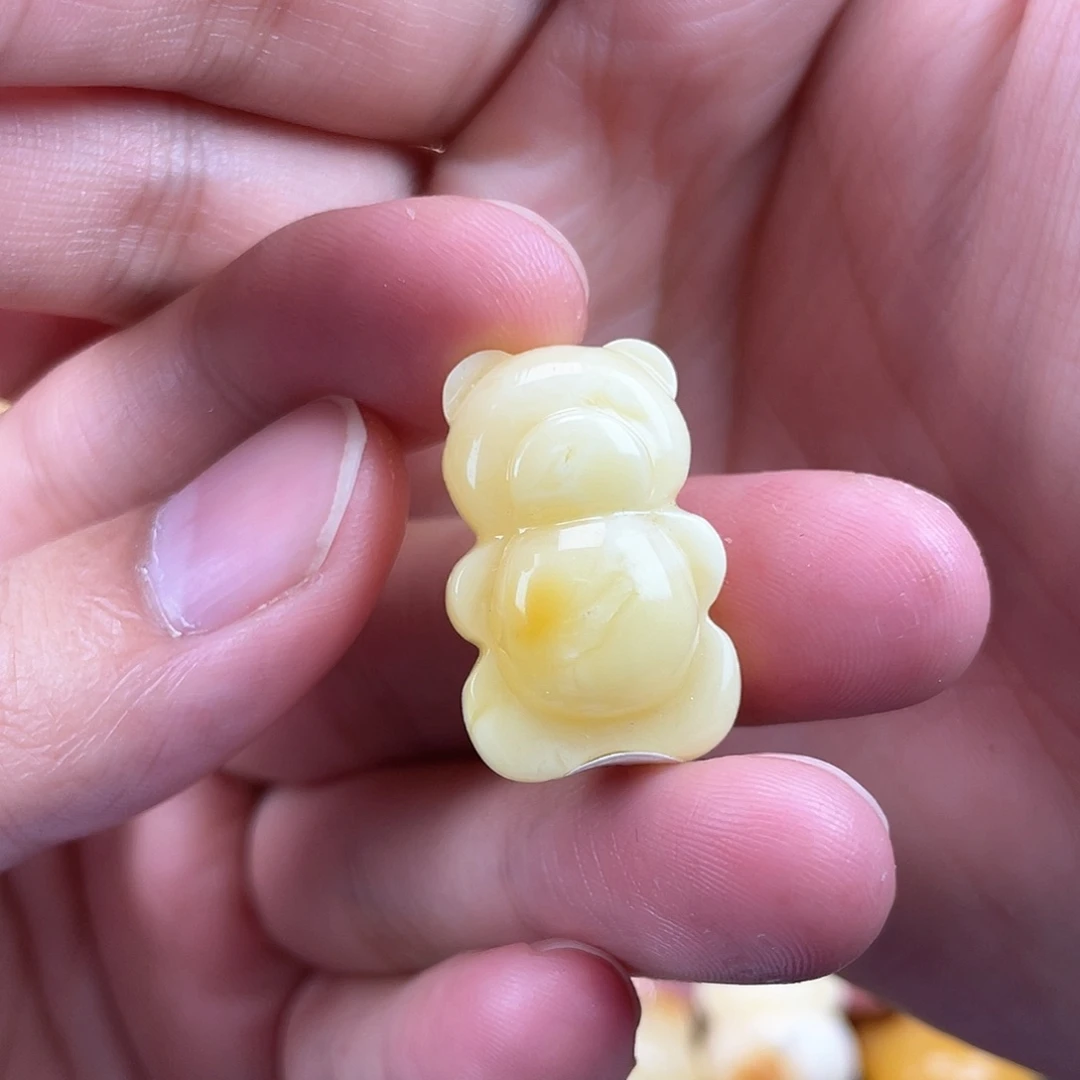 琥珀裸石未镶嵌蜜蜡