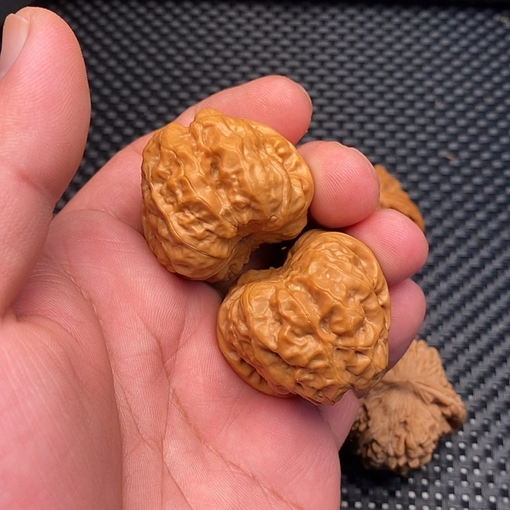 王***骞文玩核桃把件蛤蟆39.5