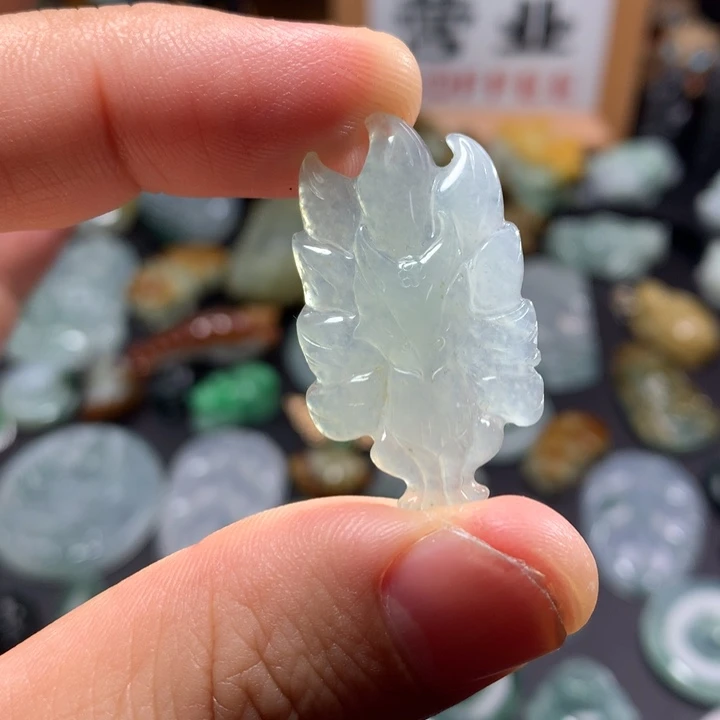 翡翠未镶嵌颈饰九尾