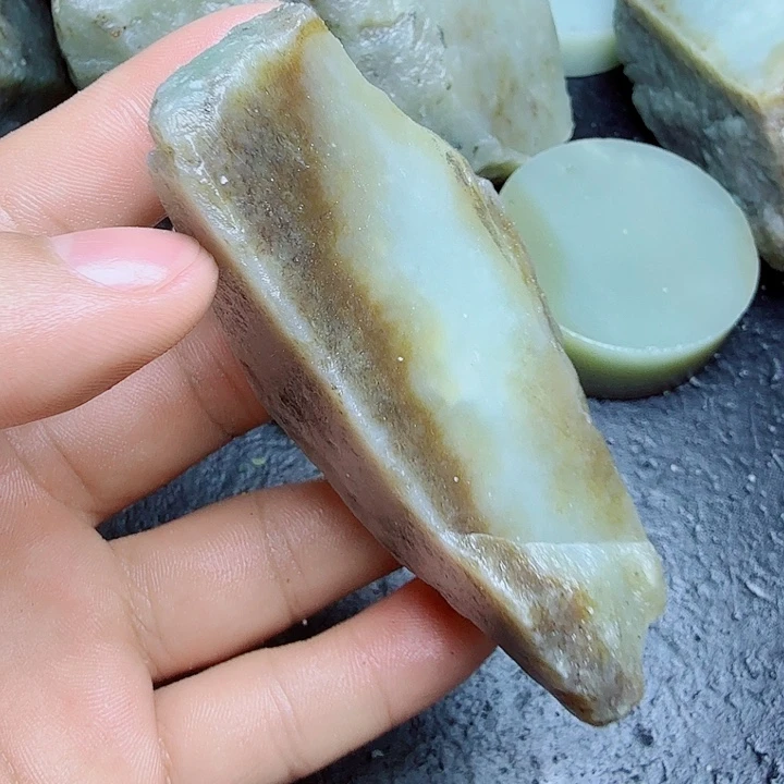 未镶嵌和田玉（糖玉）珠宝奇石