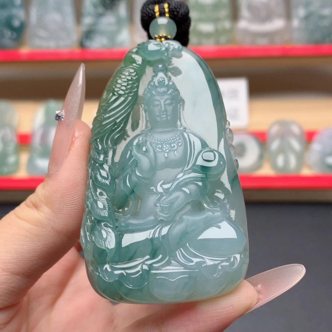 【***板翡翠未镶嵌颈饰观音