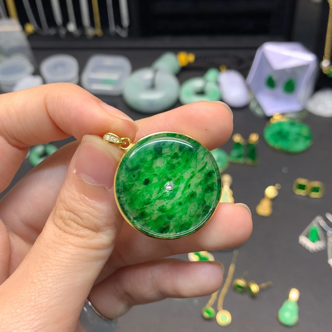 翡翠银S925镶嵌吊坠(不含链)有纹裂 缺爱