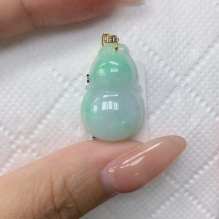 颈饰18K金镶嵌翡翠