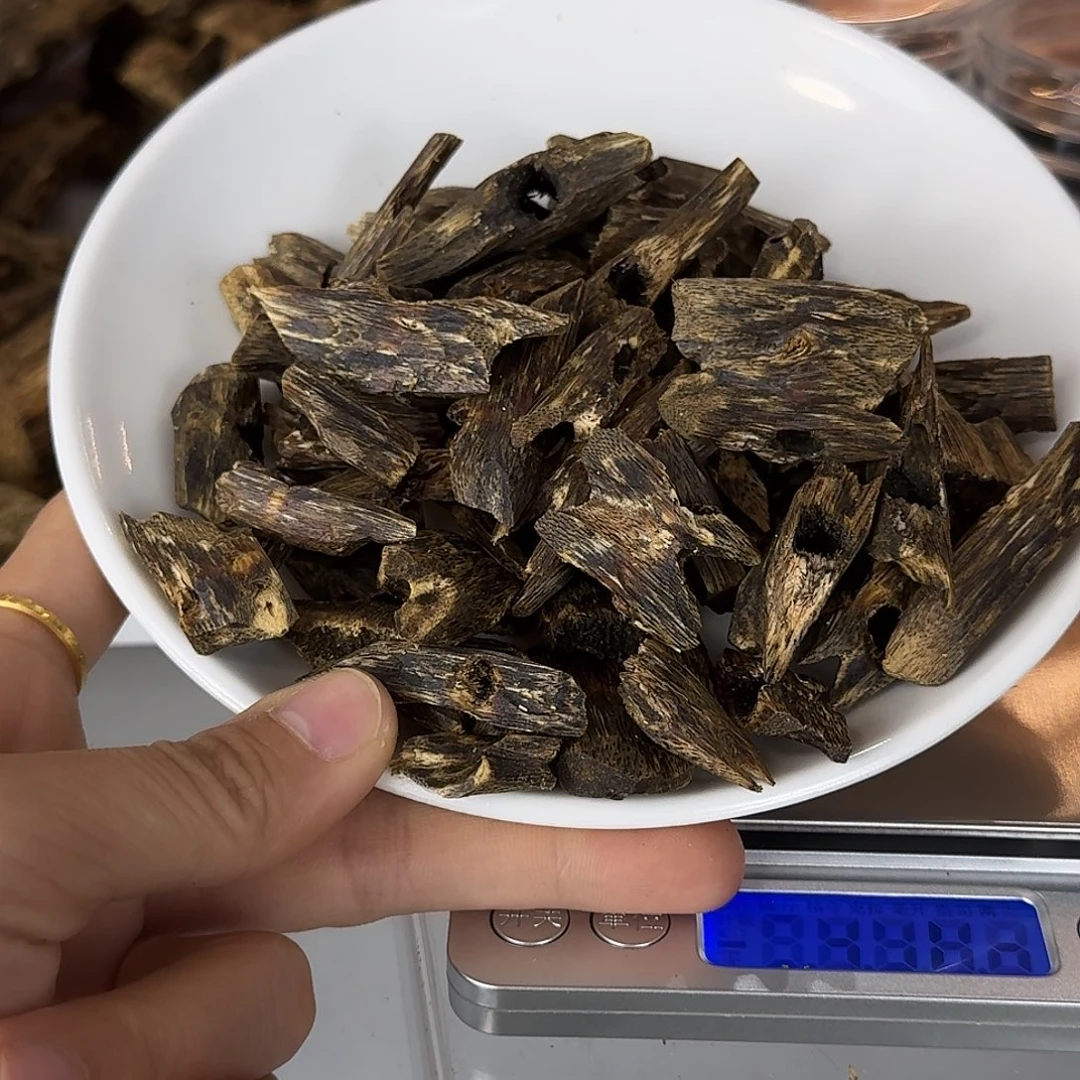 香料绿奇楠陆河块料30克