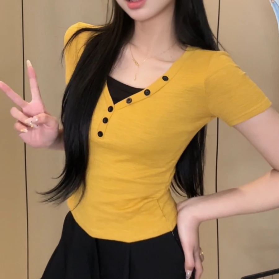 【假两件】姜黄色辣妹v领短袖T恤女春季收腰修身内搭纯欲打底上衣