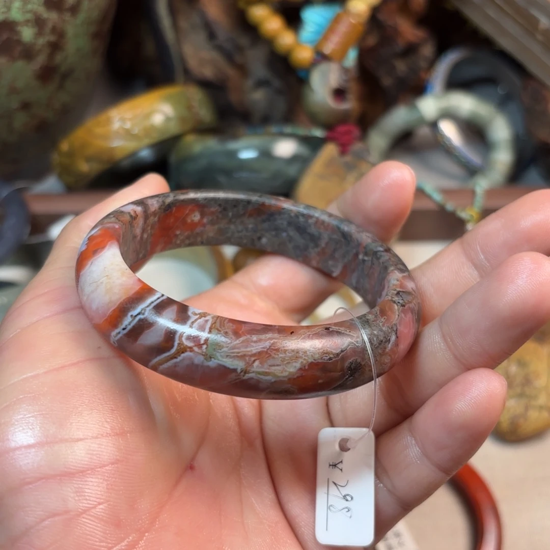 南红玛瑙手镯未镶嵌果*