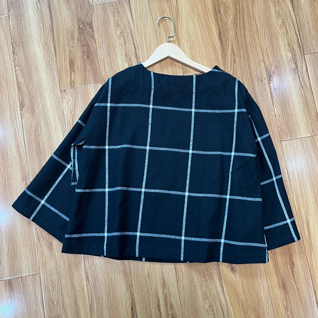 日单   船领格纹短款衬衣