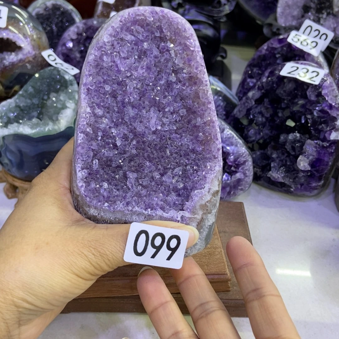 紫晶未镶嵌大型摆件（非配饰）