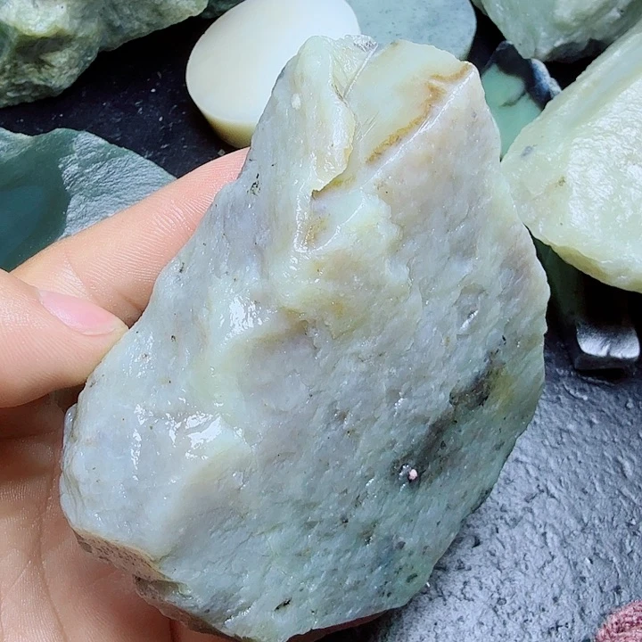 和田玉（糖玉）未镶嵌珠宝奇石