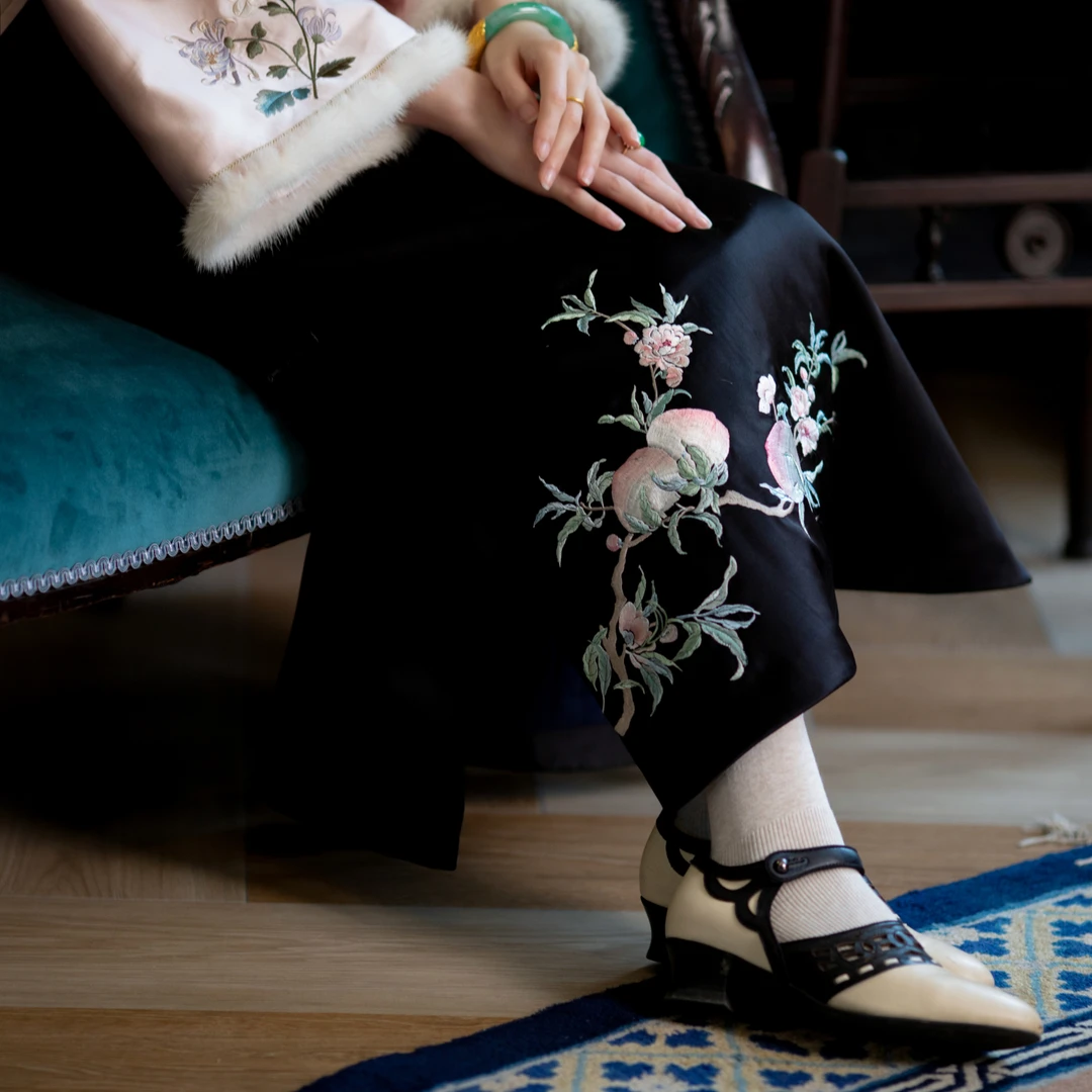 夜露桃华丨一城风絮丨真丝缎复古民国风桃子绣花夹棉内里百搭筒裙