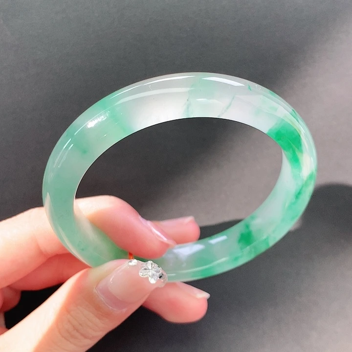 联***店石英质玉未镶嵌手镯