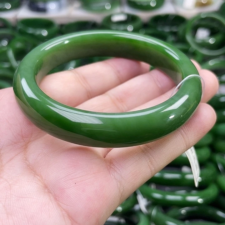 未镶嵌手镯和田玉（碧玉）