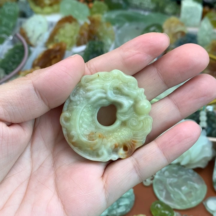 【闪购商品】蛇纹石玉颈饰未镶嵌