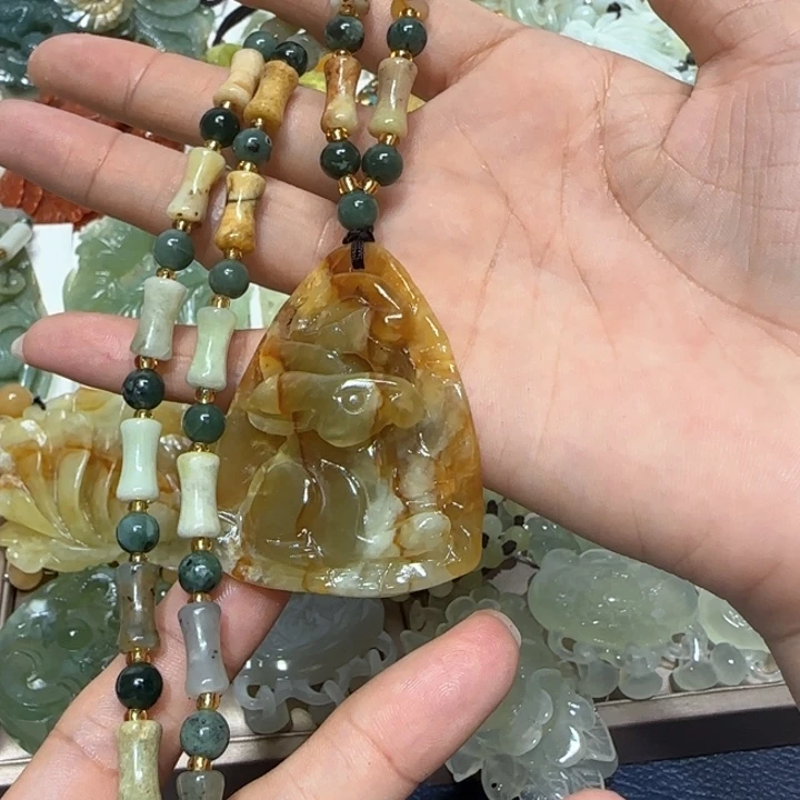 蛇纹石玉吊坠未镶嵌