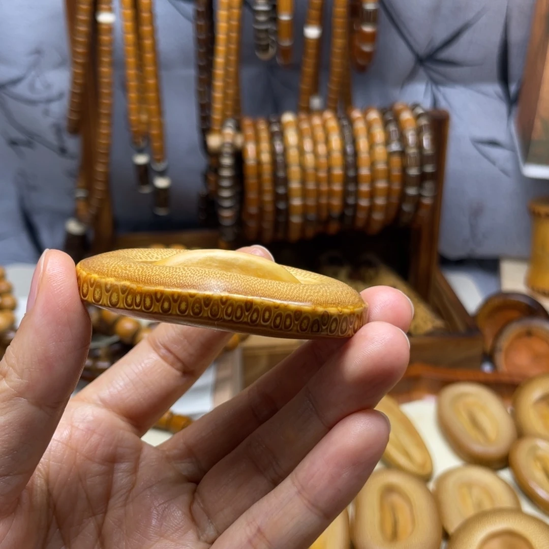 姬***贱竹竹格手把件一粒