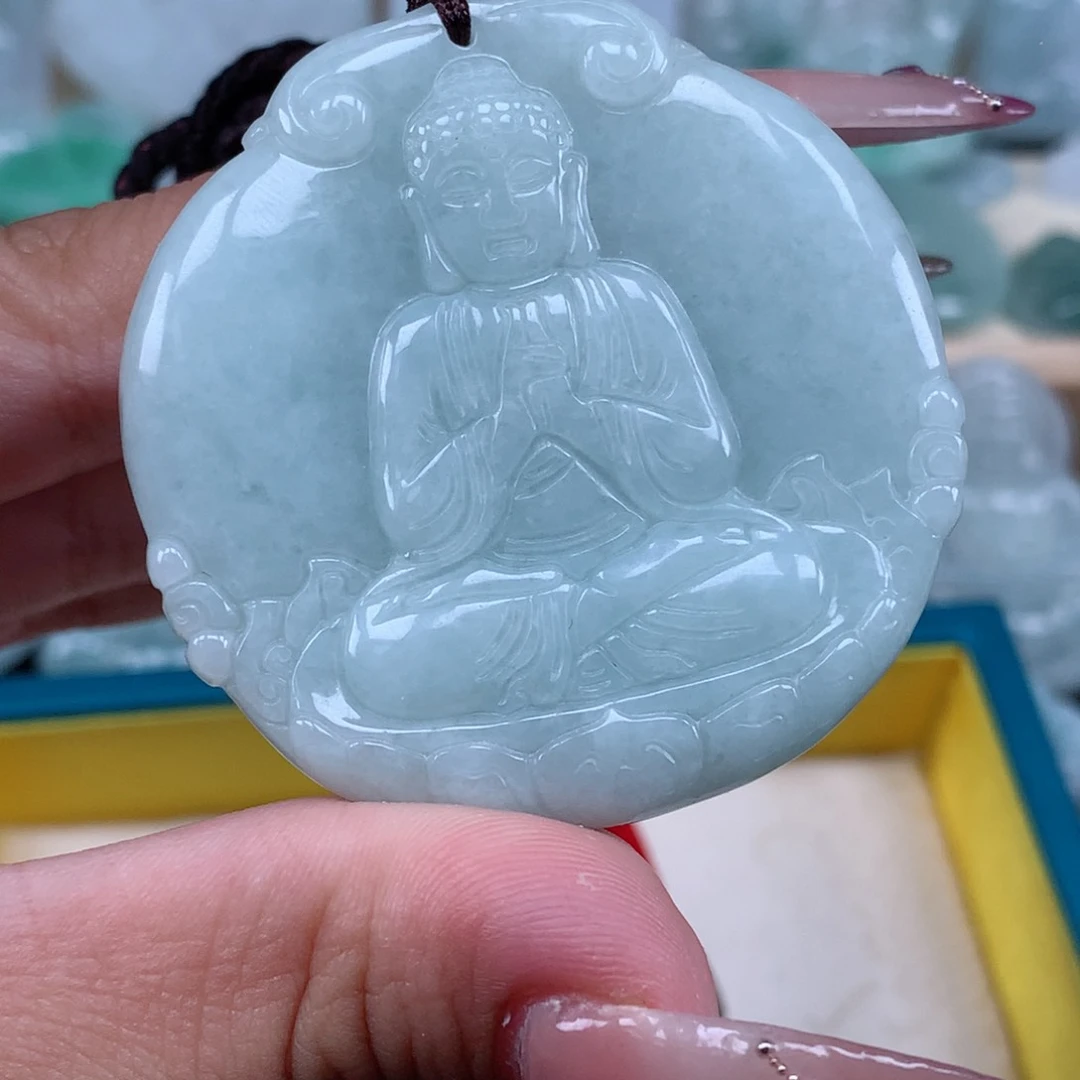 翡翠未镶嵌颈饰大日如来