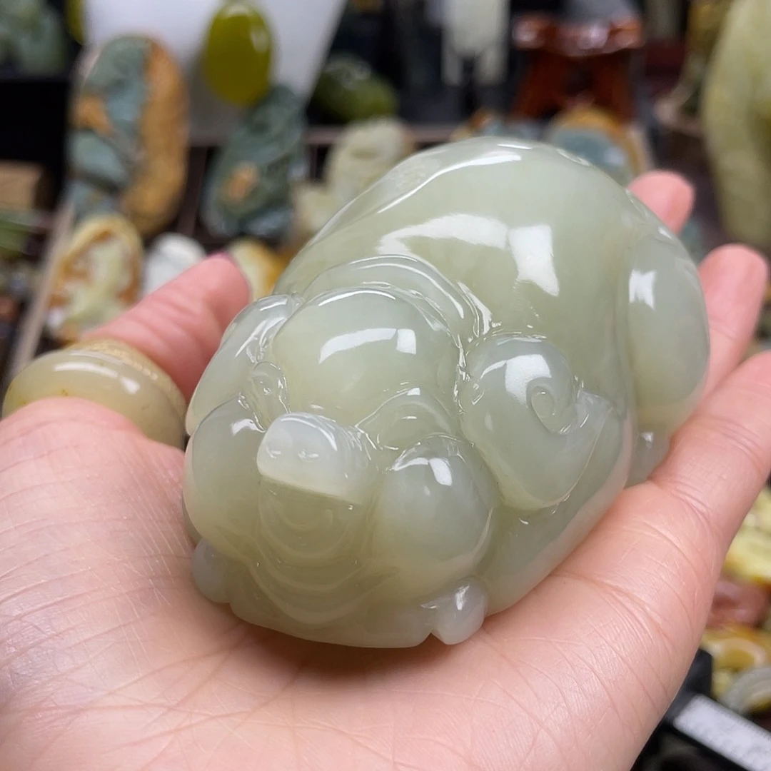 蛇纹石玉颈饰未镶嵌来*堂岫玉福猪