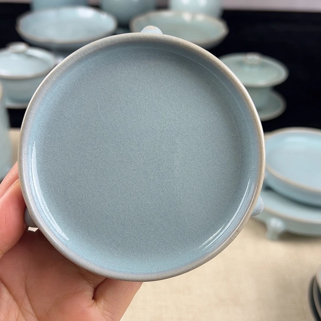 摆件瓷小号天青釉三足洗微瑕