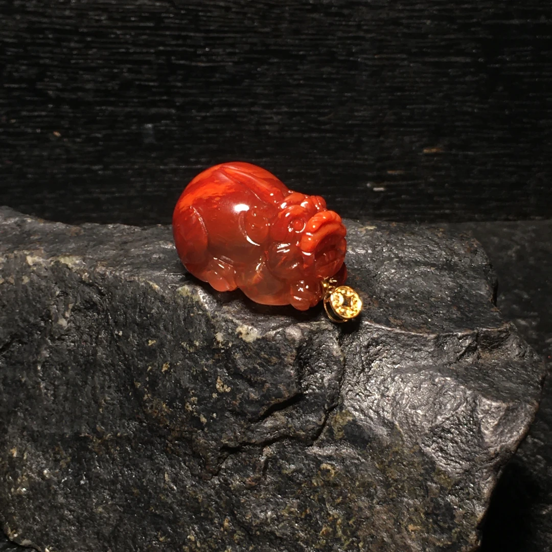 【朱锦南红】南红玛瑙原矿无胶瓦西牛血火焰雕刻貔貅吊坠11.3g18mm+