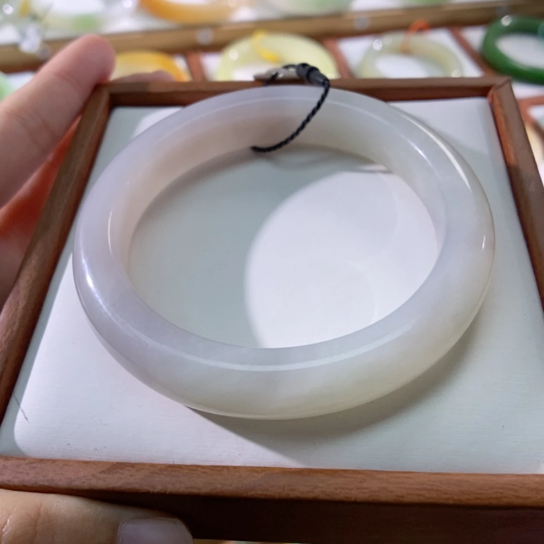 【闪购商品】未镶嵌手镯和田玉