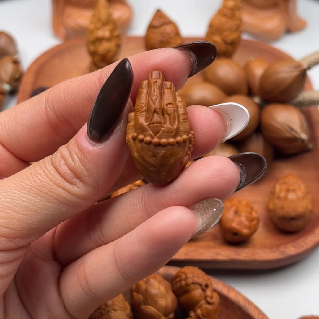 橄榄核吊坠镂空小佛手