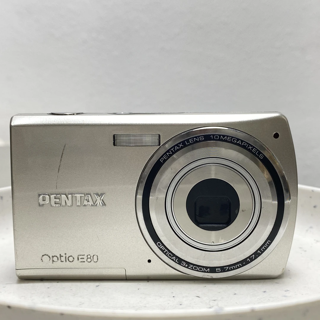 9新 Pentax/宾得 宾得E80喵喵机自备2节5号电池1000万像素
