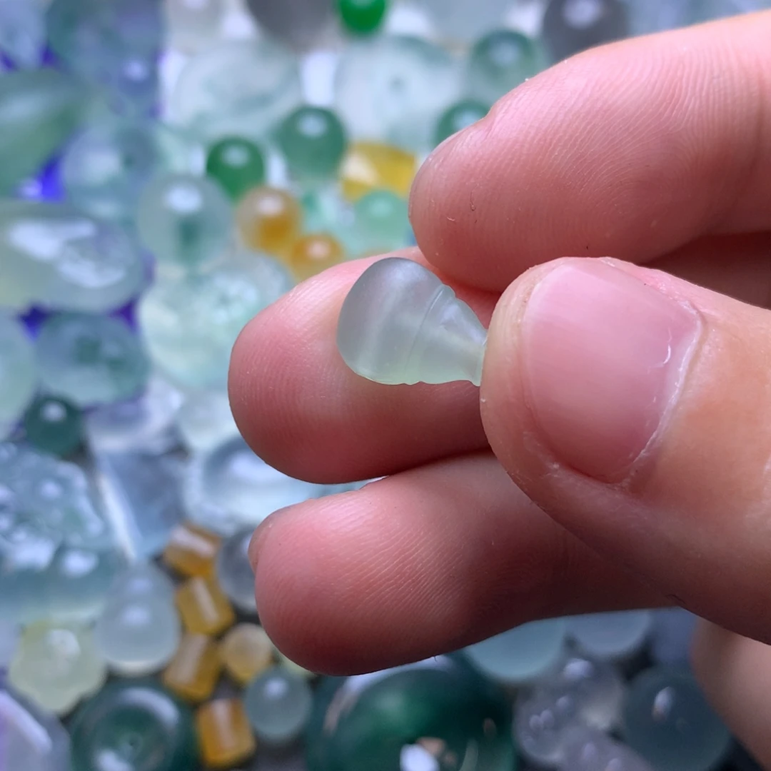 定制翡翠未镶嵌挂件