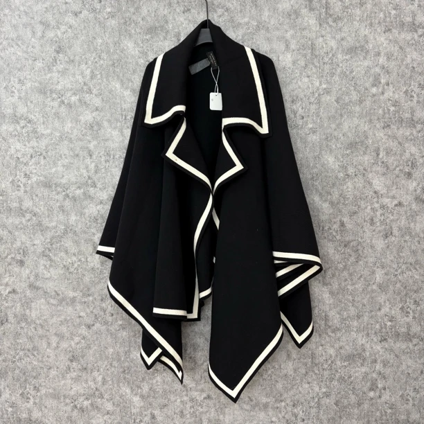 95新 BURBERRY/博柏利 Burberry黑白拼色披肩