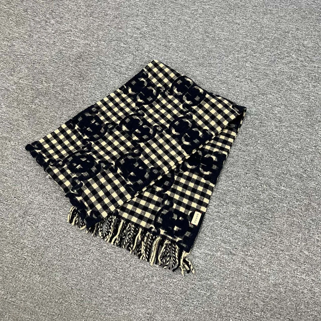 99新 GUCCI/古驰 Gucci 满印格纹围巾