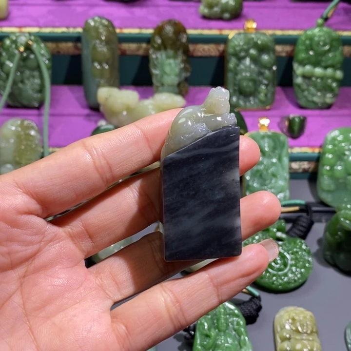 未镶嵌和田玉挂件