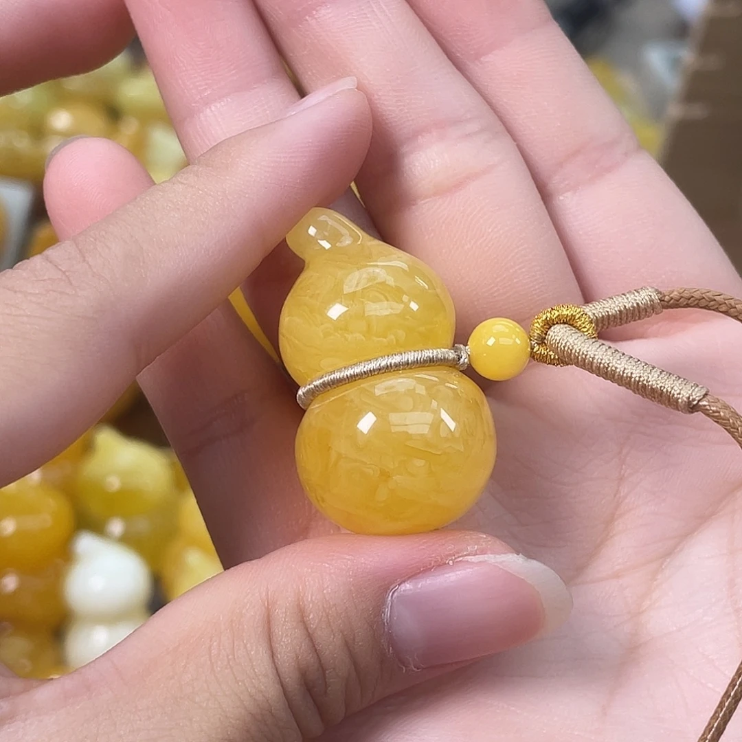 琥珀未镶嵌裸石Y33