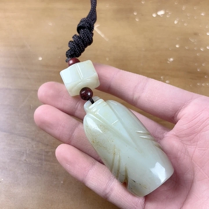 和田玉未镶嵌挂件河**侠