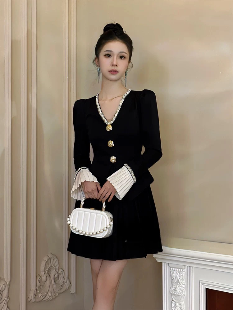 新年战袍小个子连衣裙女秋冬v领收腰显瘦假两件短裙名媛礼服裙