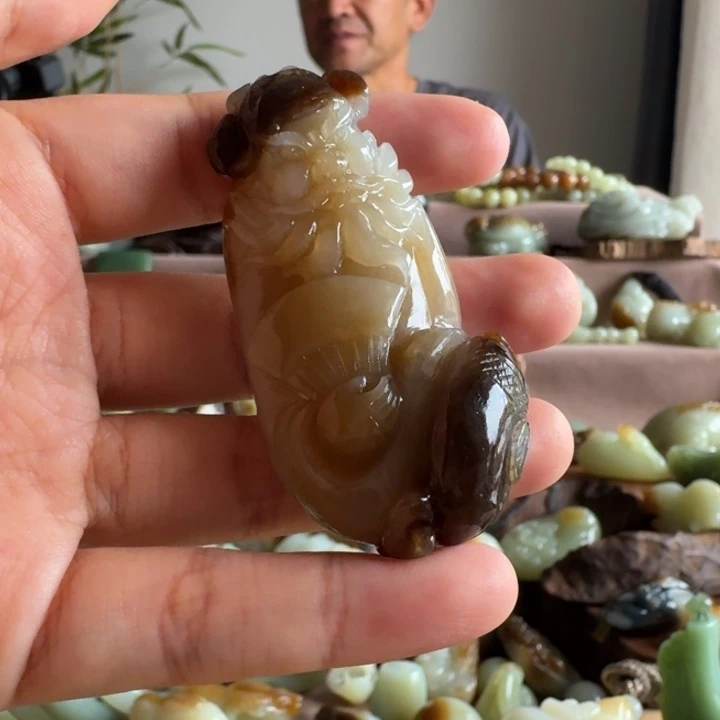 颈饰未镶嵌和田玉（糖玉）