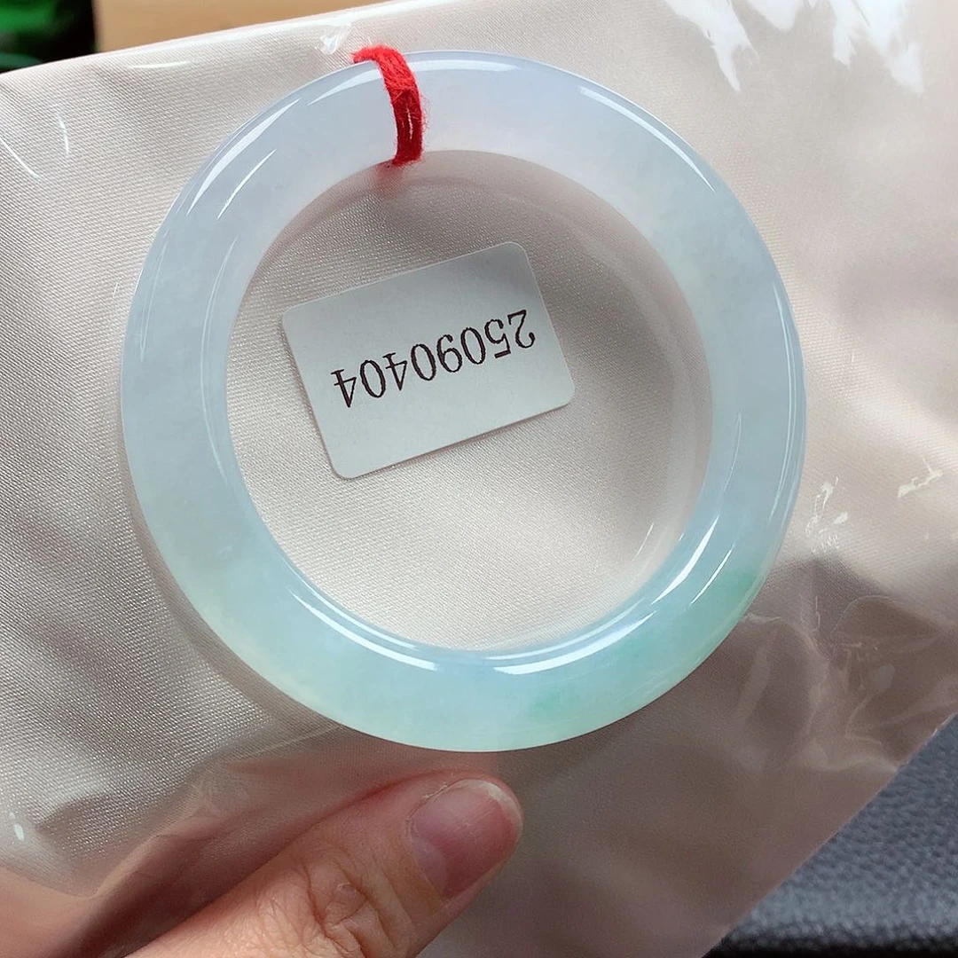 未镶嵌手镯（圆镯）翡翠96号，天然A货翡翠手镯