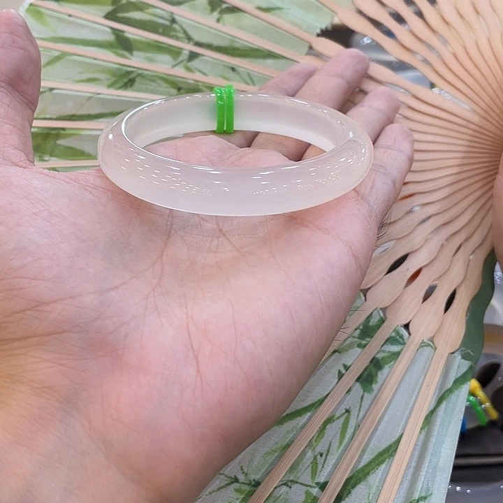 西***西玛瑙/玉髓手镯未镶嵌