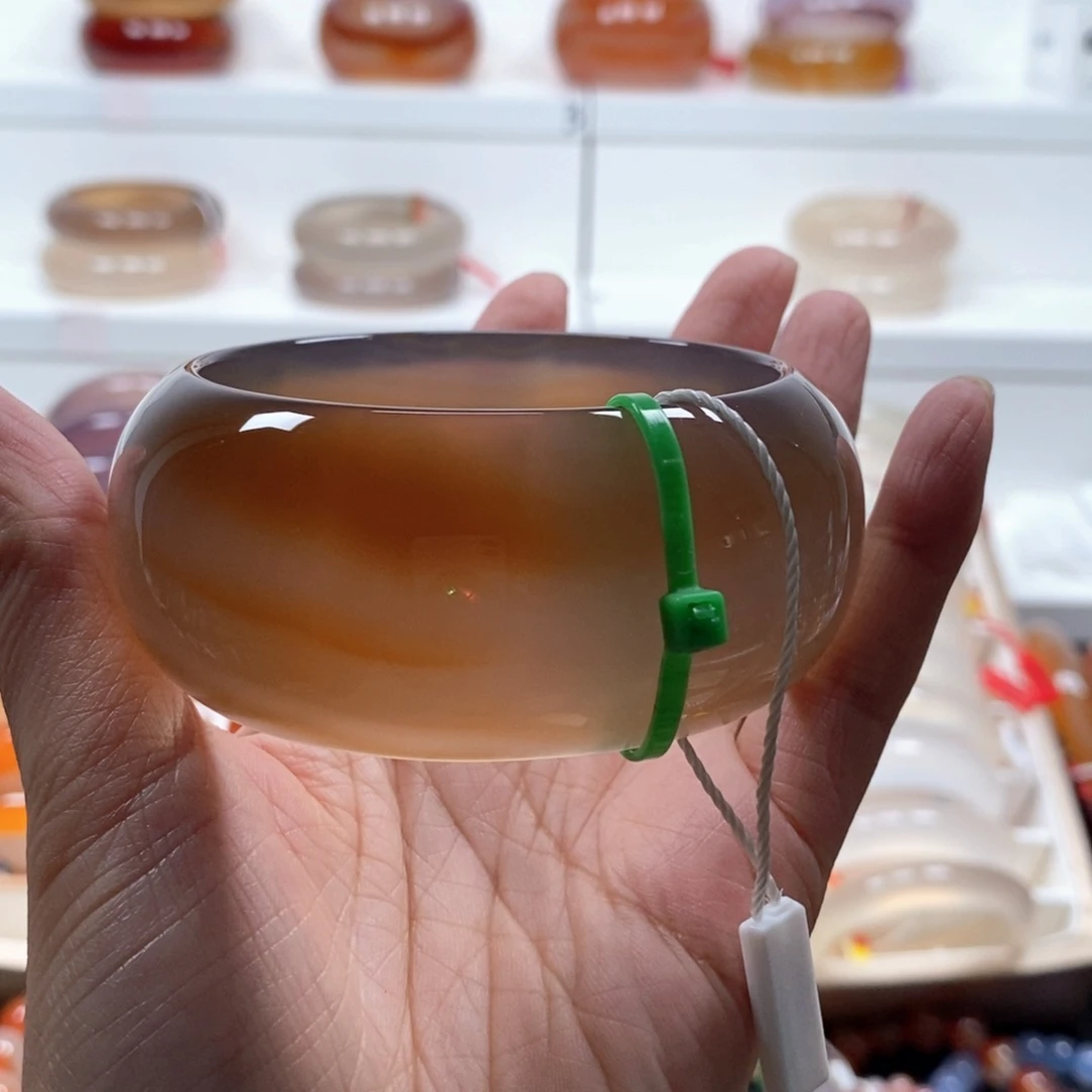 蝶***风玛瑙/玉髓手镯未镶嵌