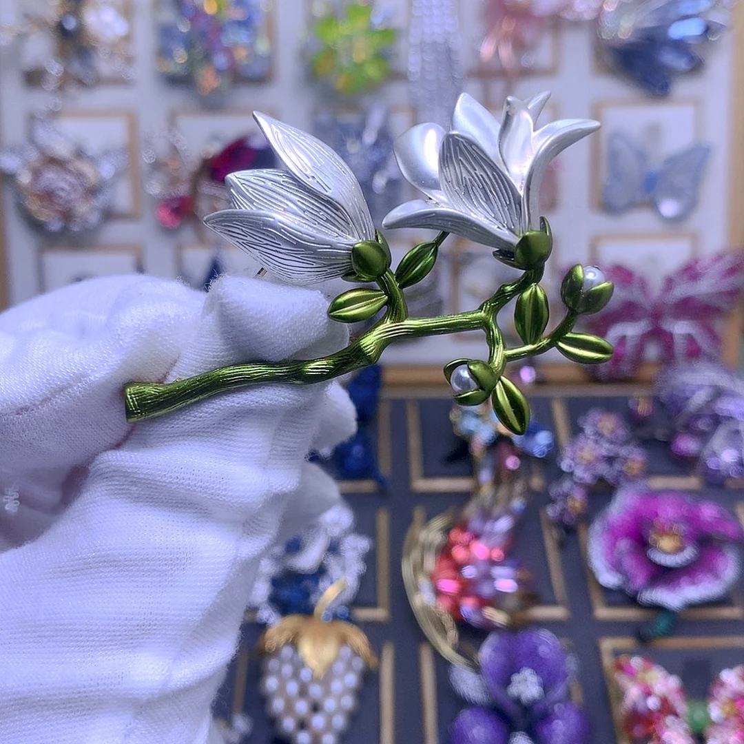 仿水晶铜胸针胸花